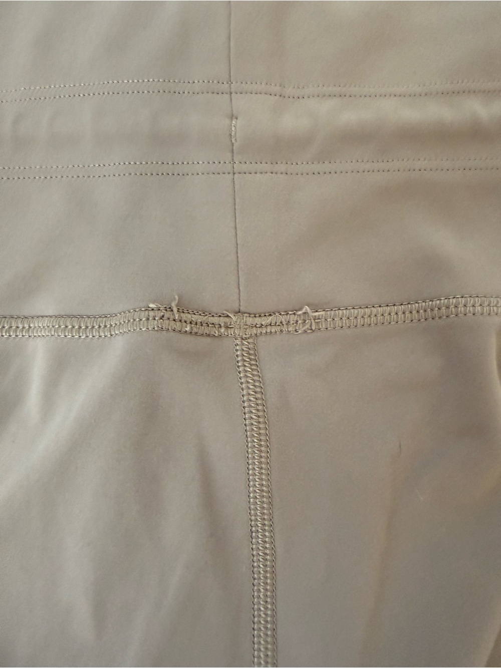 Vuori Taupe Leggings with Dark Trim - Picture 5 of 6